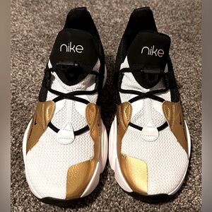 NIKE SuperRep Groove Trainers Size 6